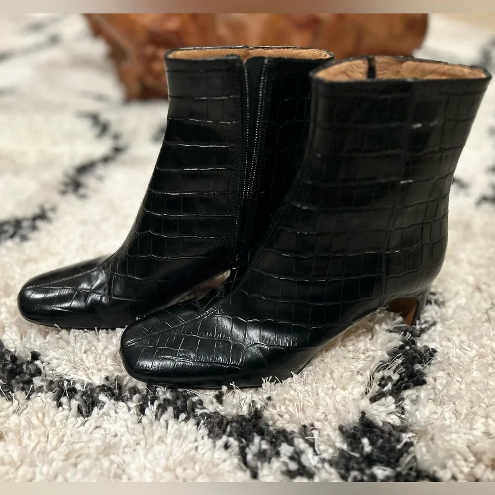🪽SOLD🪽MAJE crocodile-effect embossed leather ankle boots size 38 - Picture 3 of 7